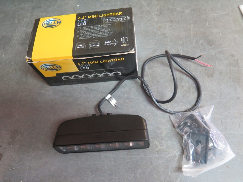 Auxiliary Light Hella 358176221 (2C1-2)