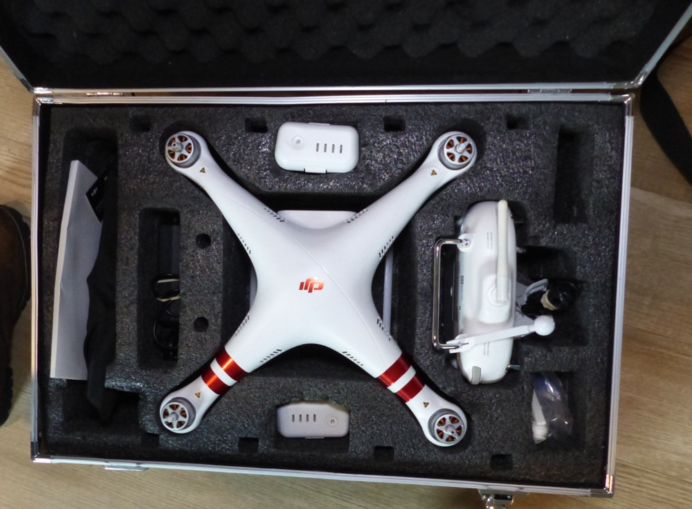 2 DJI Phantom 3 Standard Quadcopters Camera Drone's - White