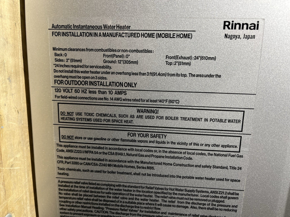 Rinnai RE199eN Outdoor Tankless Water Heater 199k BTU Natural Gas (B-13 #1589)