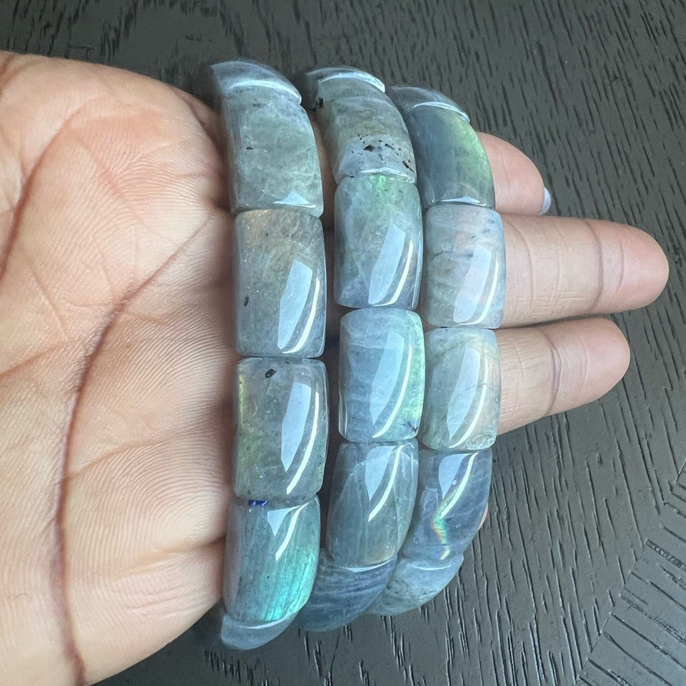 (ONE) Flashy labradorite soft bangle SIZE 7’