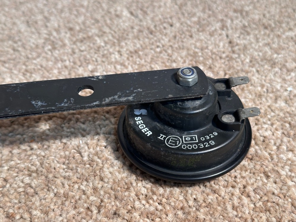 VICTORY 12V HORN GOOD CONDITION ALL WORKING