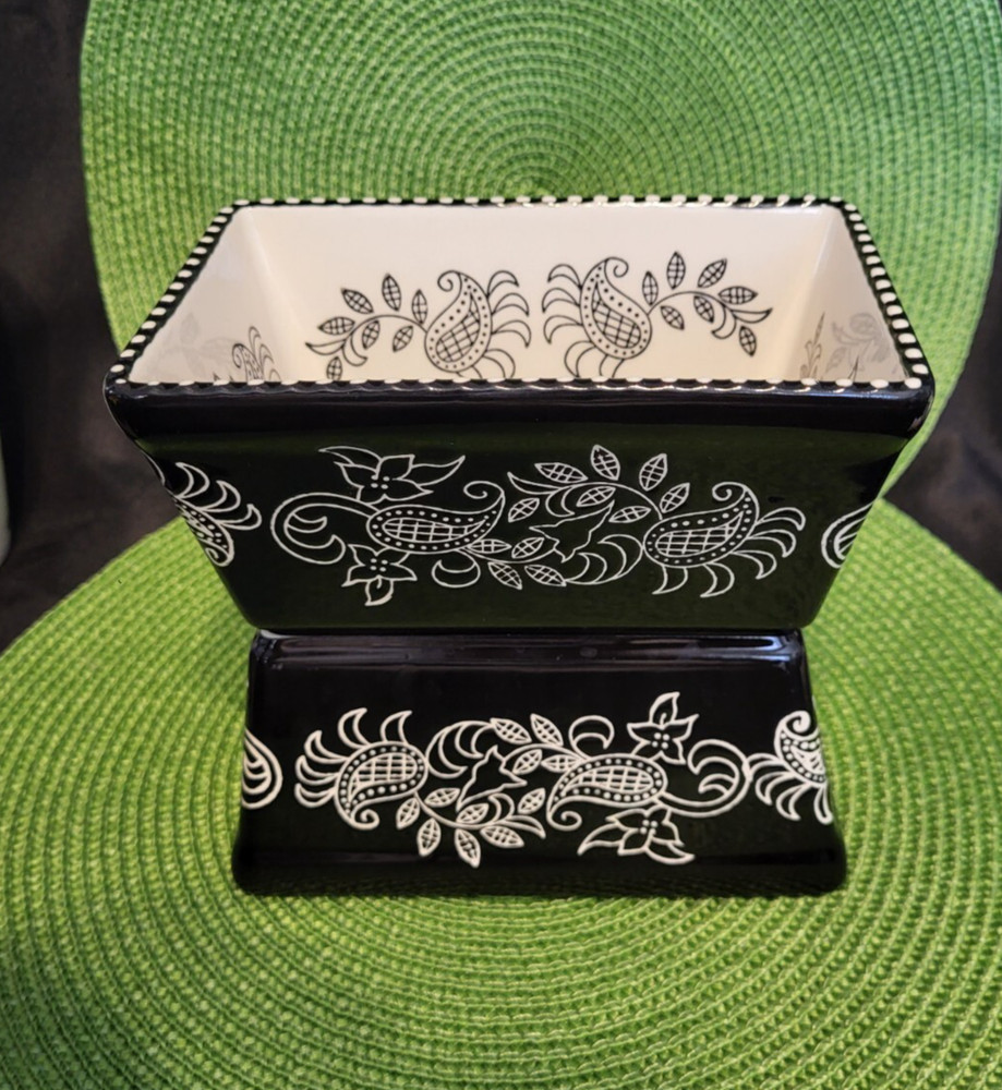 2 Baum Stoneware Oven To Table Black And White Paisley Mini Bread Pan