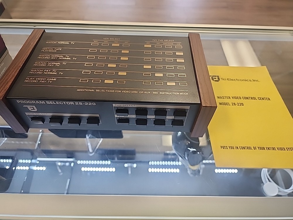 Master Video Control Center Model 28-220 by TEI Electronics CIB Tested