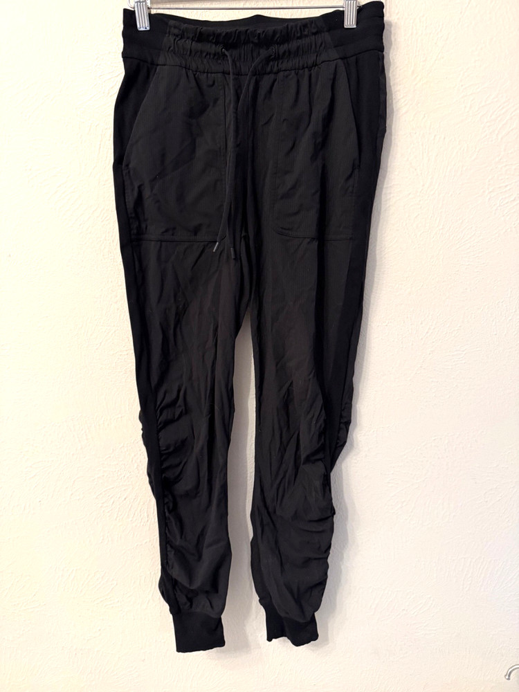 Lululemon 2021 Beyond The Studio Dance Studio Jogger size 6 black 28"