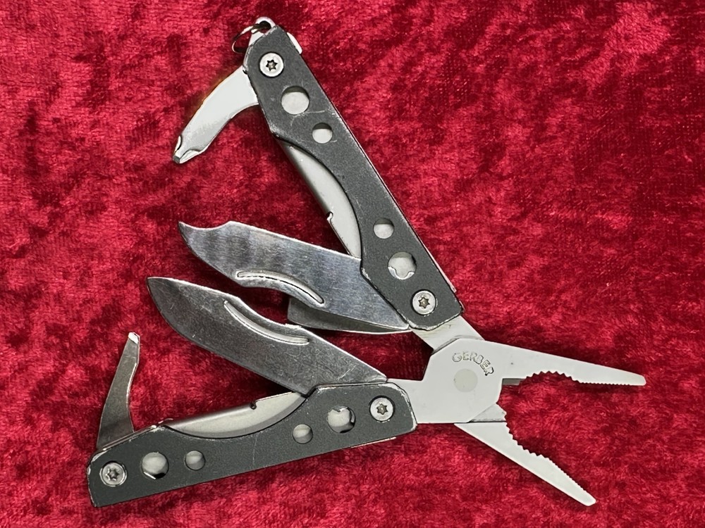 Gerber Clutch Black Aluminum Handle Mini Multi-Tool 10 Tool Random Pick (586)