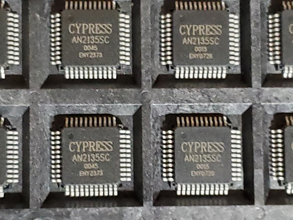 Cypress AN2135SC IC - Microcontroller (MCU)