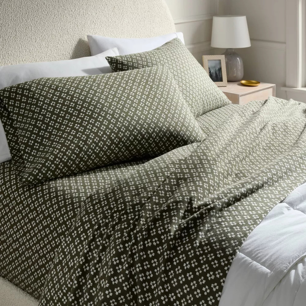 King Ultra Soft Flannel Sheet Set Green Geo - Threshold
