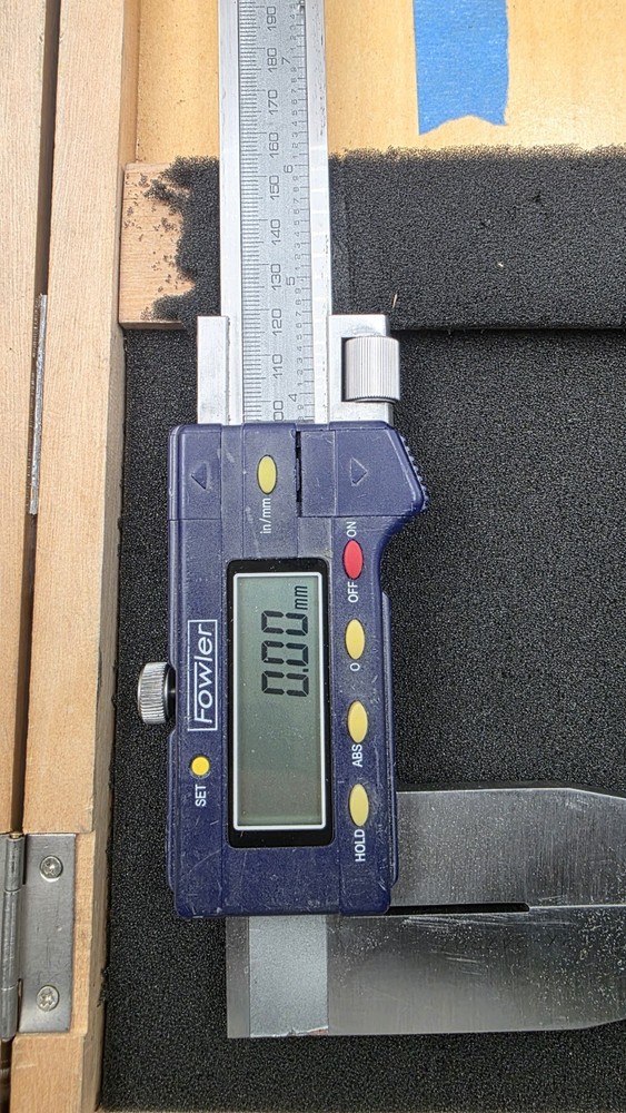 FOWLER Electronic Caliper, 0-24"/0-600mm