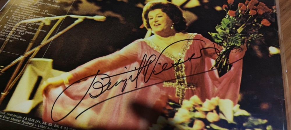 Signed Birgit Nilsson LP – Beautiful Condition – Opera Legend Autograph