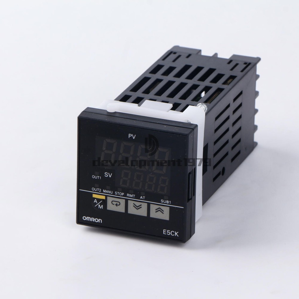 1PCS New Omron E5CK-AA1-302 Digital Control