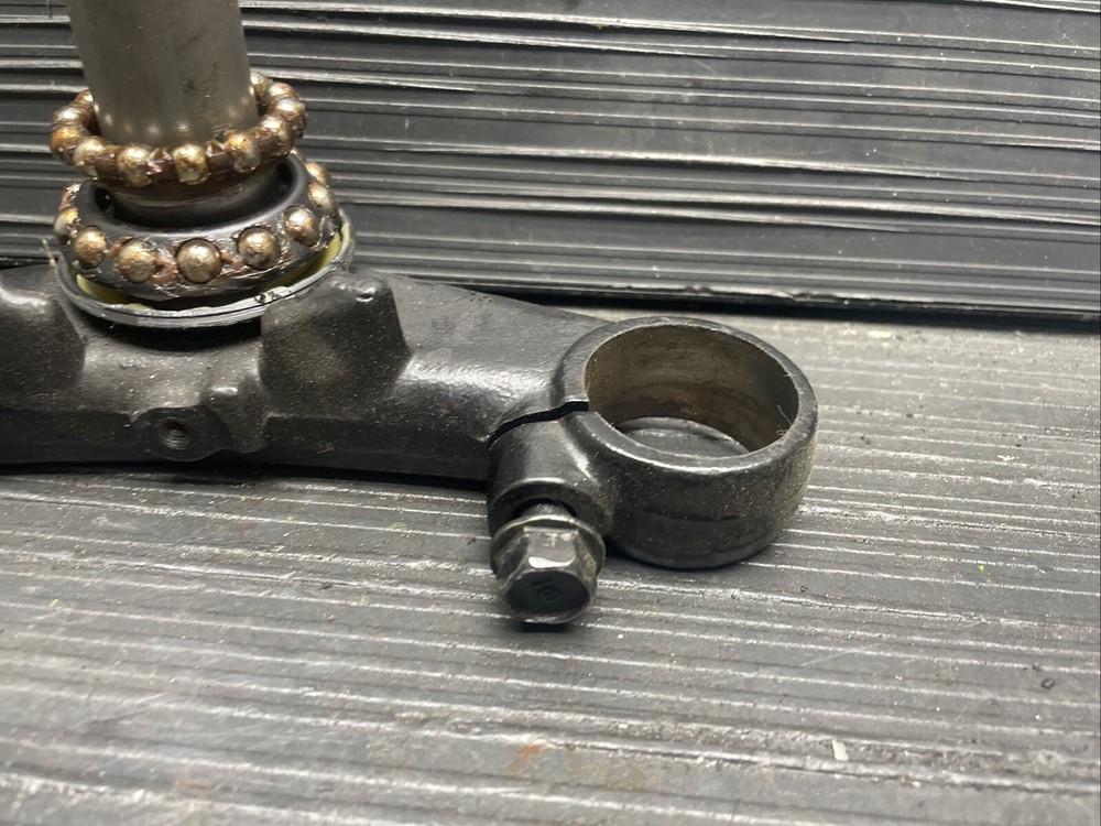 2013 Honda CBR250R Bottom triple tree #920245