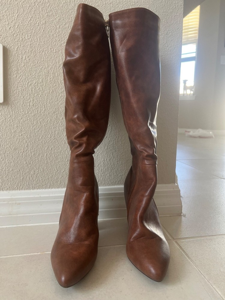 rown Leather Knee Boots Square Toe Block Heel Classic comfortable size 9