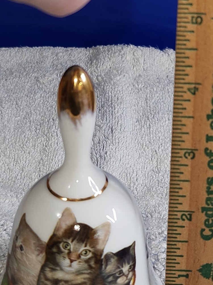 Fielder Keepsakes Bell Cat & Kittens 4" Bell