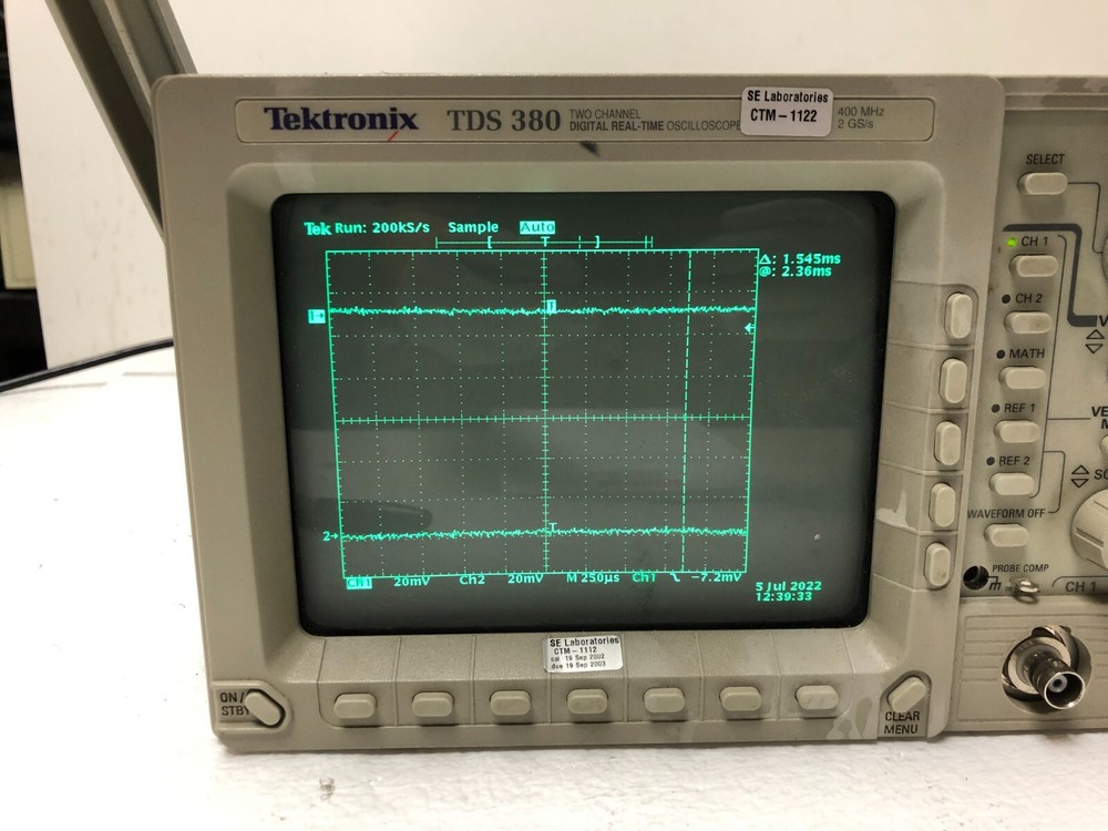TEKTRONIX TDS380 TWO-CHANNEL DIGITAL REAL-TIME OSCILLOSCOPE
