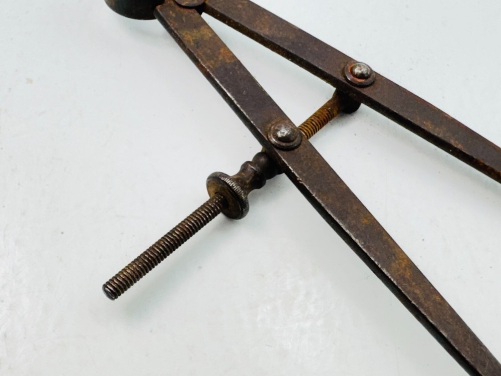 Vintage 9" Heavy Duty Fulcrum Stud Wing Bow Spring Divider Compass Caliper