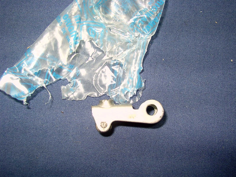 PIAGGIO GEN NOS GEAR BOX BRACKET 285452
