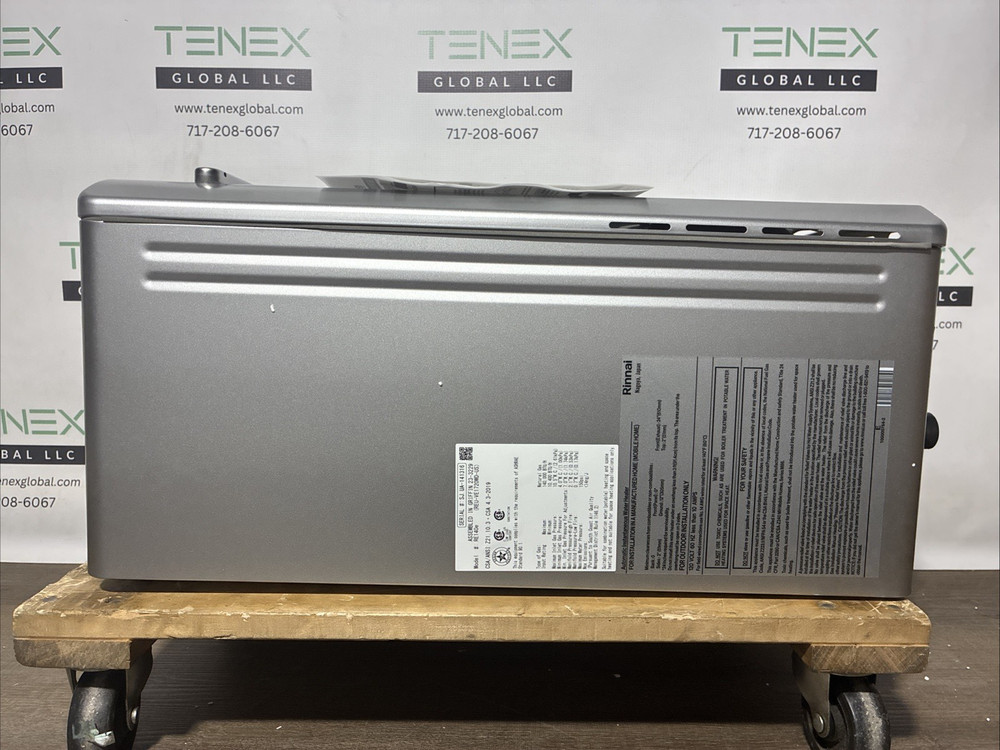 Rinnai RE140eN Outdoor Tankless Water Heater 140k BTU Natural Gas (B-26 #1753)