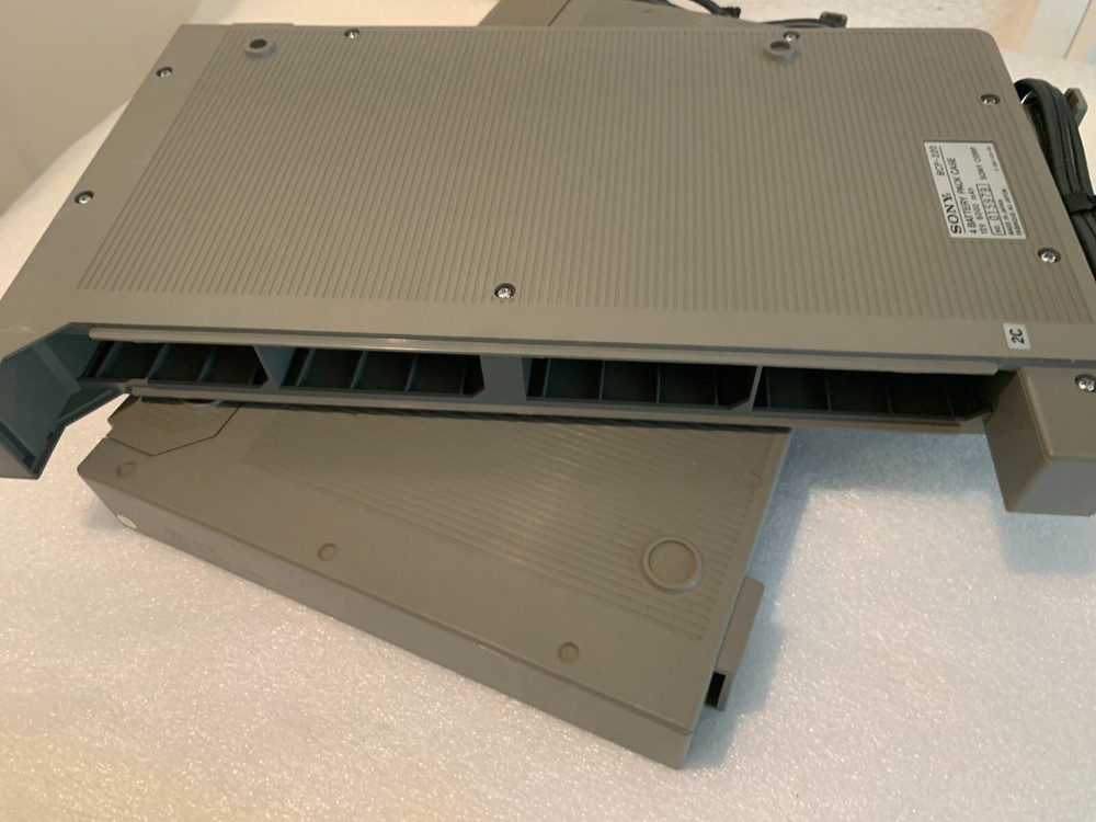 vintage sony bcp-220 (2) pack case UNTESTED