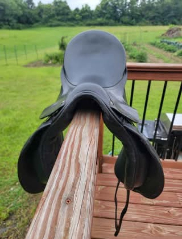 18W County Connection Dressage Saddle