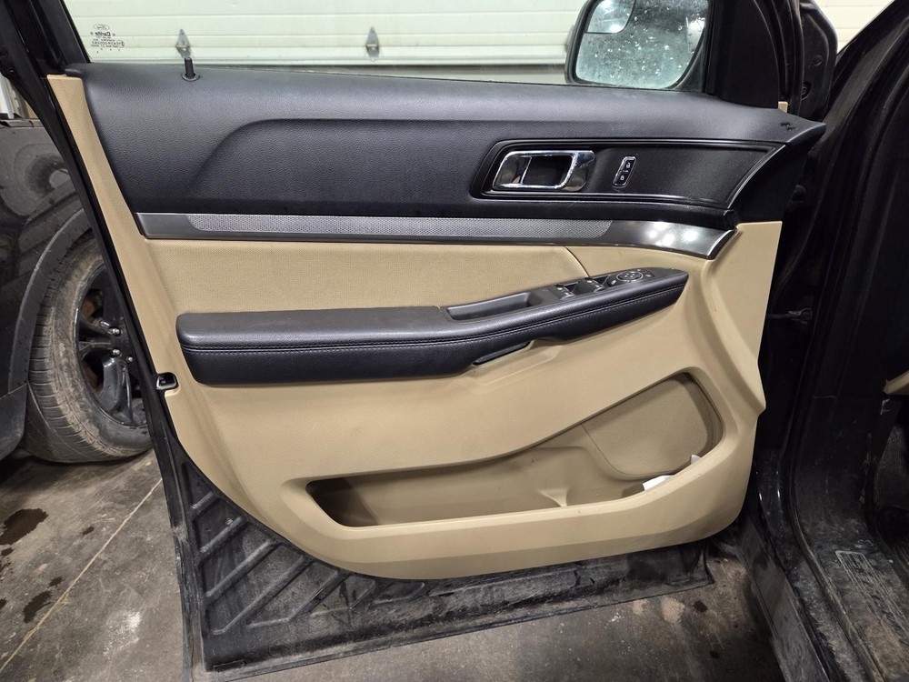 Used Infotainment Display fits: 2016 Ford Explorer Front display 4.2`` screen ID