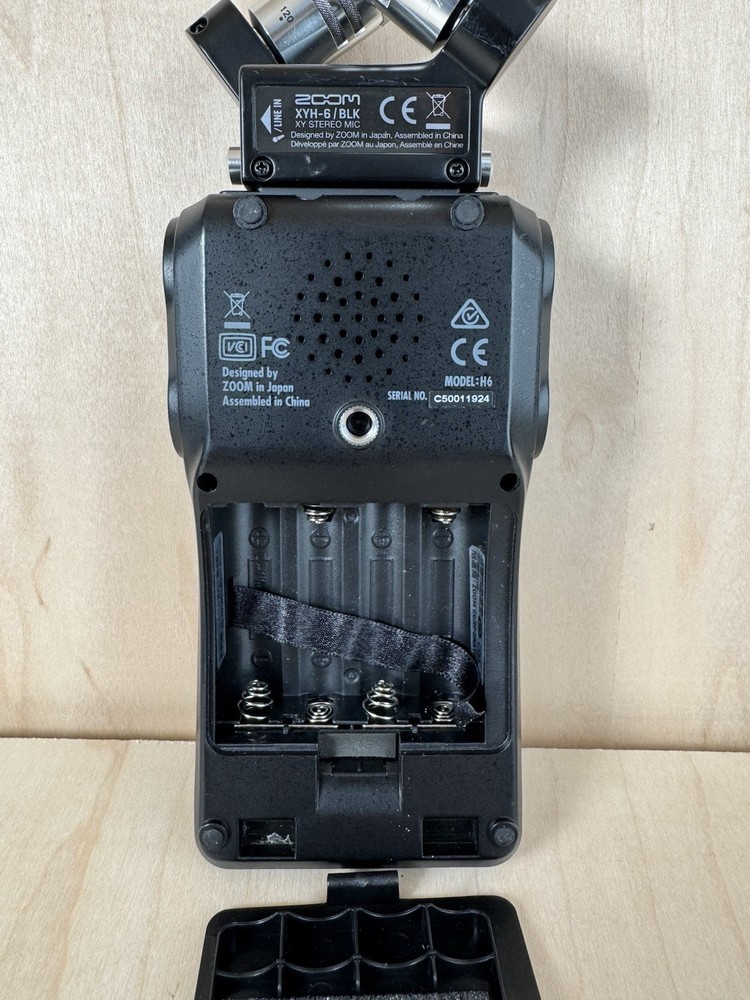 Zoom H6 Handheld Digital Recorder XLR In USB Interface Battery-Powered