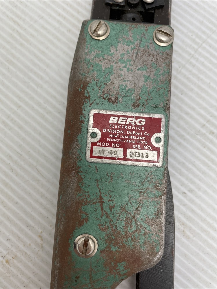 **PRE OWNED** BERG ELECTRONICS HT-49 HAND CRIMP TOOL