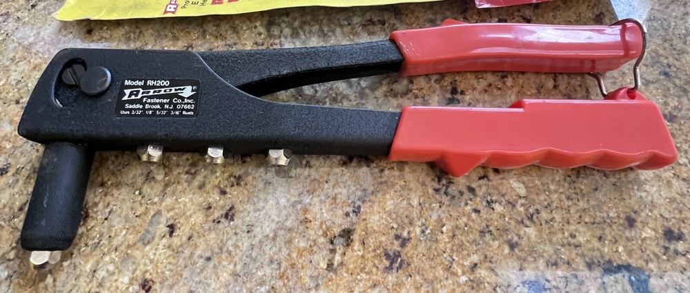 Arrow Model RH200 Pop Rivet Tool, very lightly used