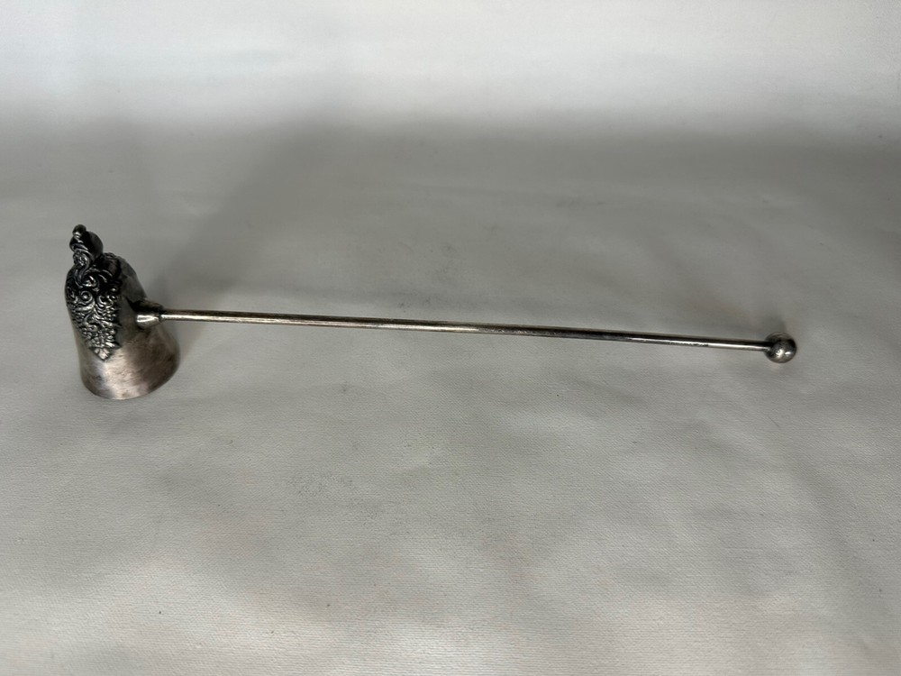 VTG Wallace Silversmiths candle snuffer Wallace 728