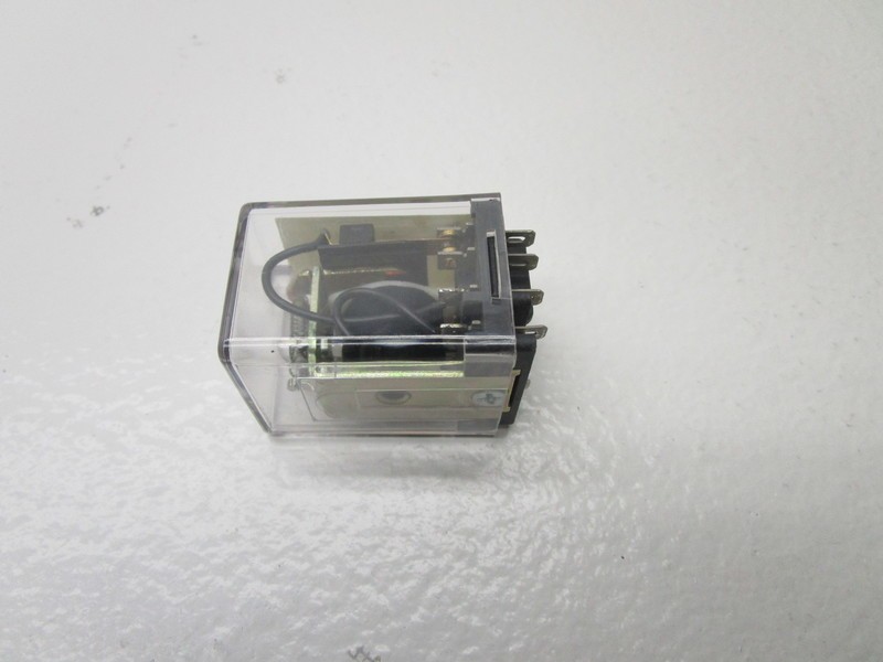 EAGLE SIGNAL 30D2CA120 RELAY 120V  UNMP