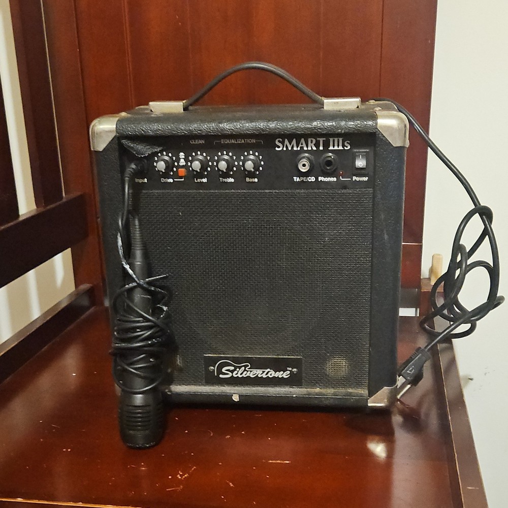 Silvertone Smart IIIs Combo Guitar Amplifier 20W Solid State Electric Guitar