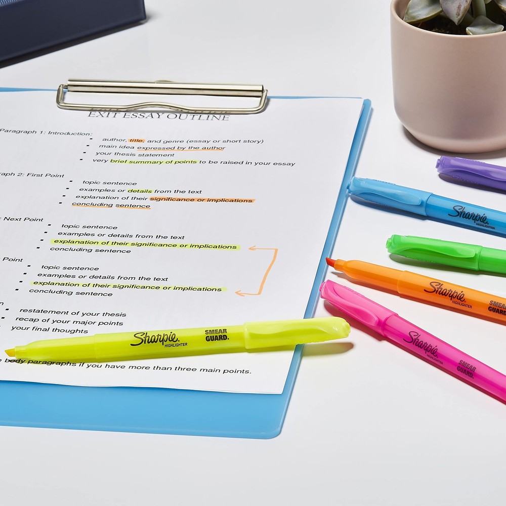 Sharpie Pocket Highlighters, Chisel Tip, 24 Count (Pack of 1), Assorted