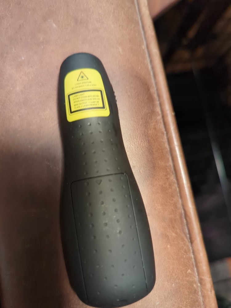 Logitech R400 Laser Presentation Remote