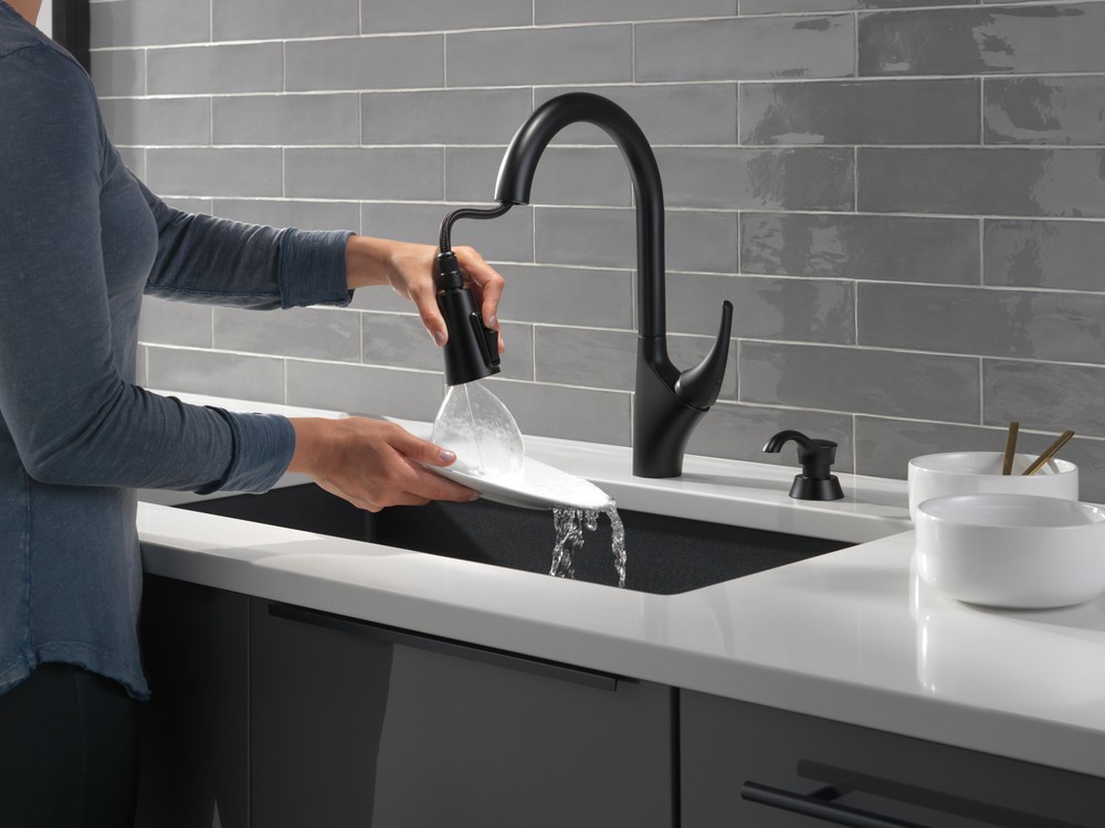Delta Anderson Single Handle Pulldown Kitchen Faucet Black-Certified Refurbished