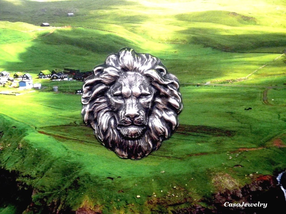 #4191 LARGE ANTIQUED STERLING SILVER PLATED LION HEAD COMPONENT - 1 Pc