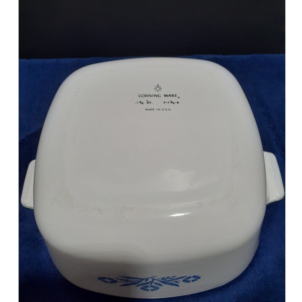 Corning Ware Cornflower Casserole Dish with Lid 1 3/4 Quart