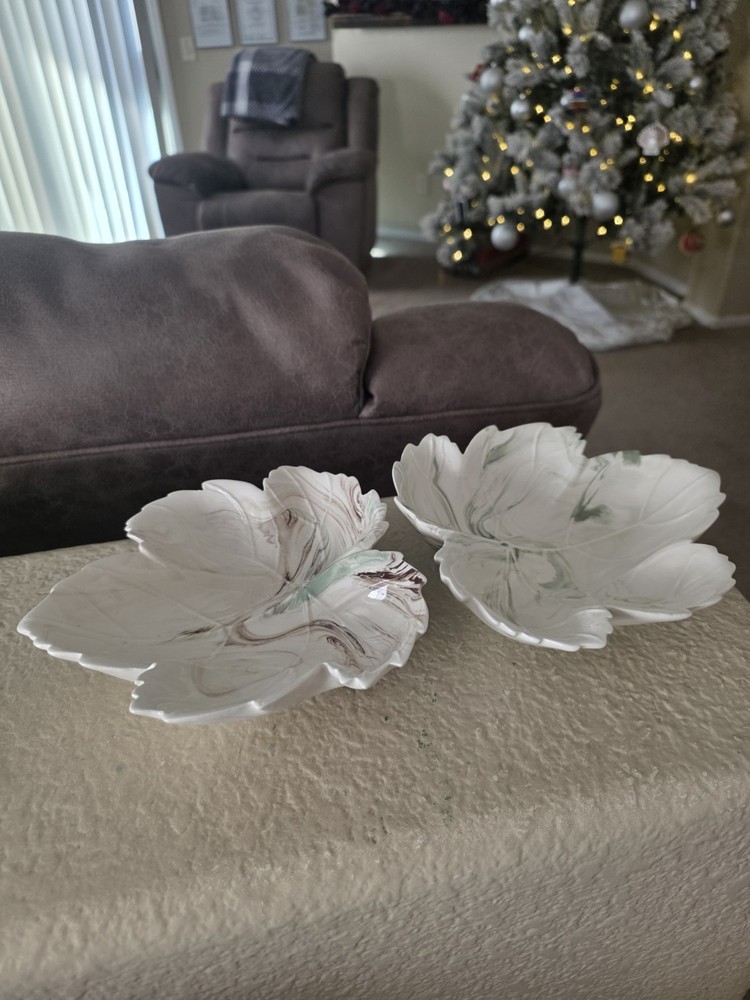 Christmas Porcelain Leaf Dishes