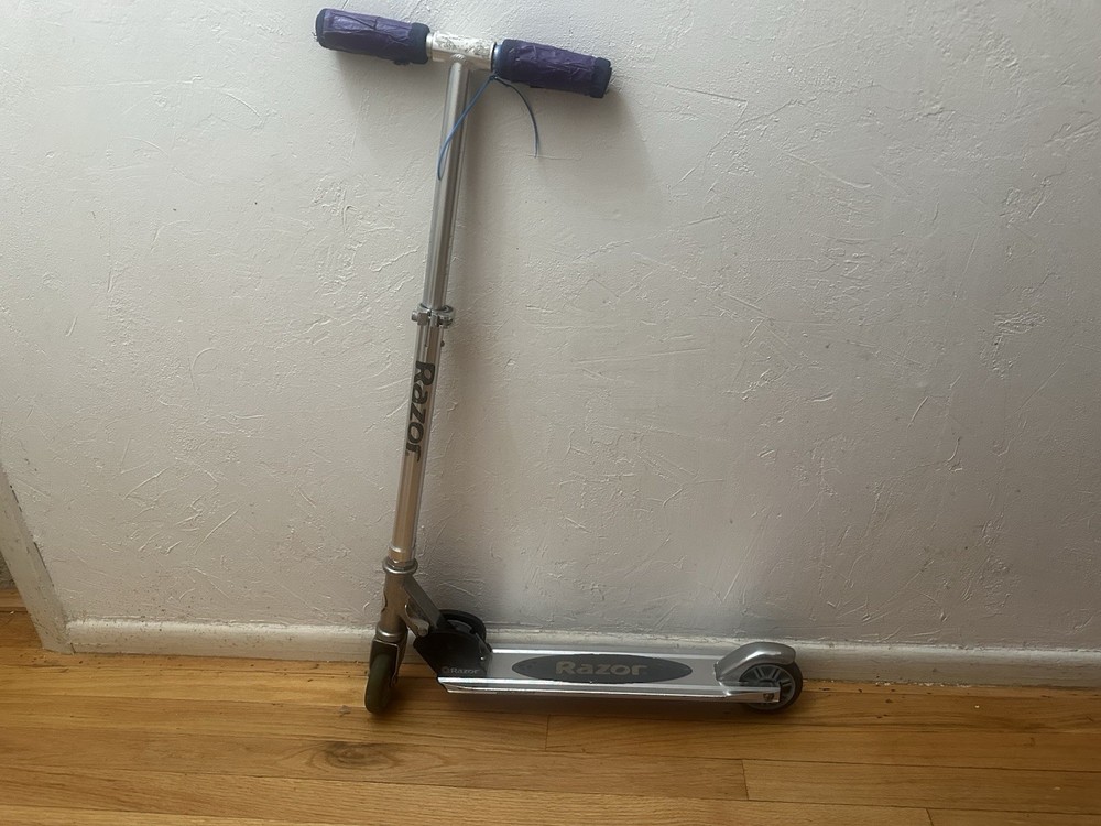 Razor A2 Kick Scooter - Blue (13010049)