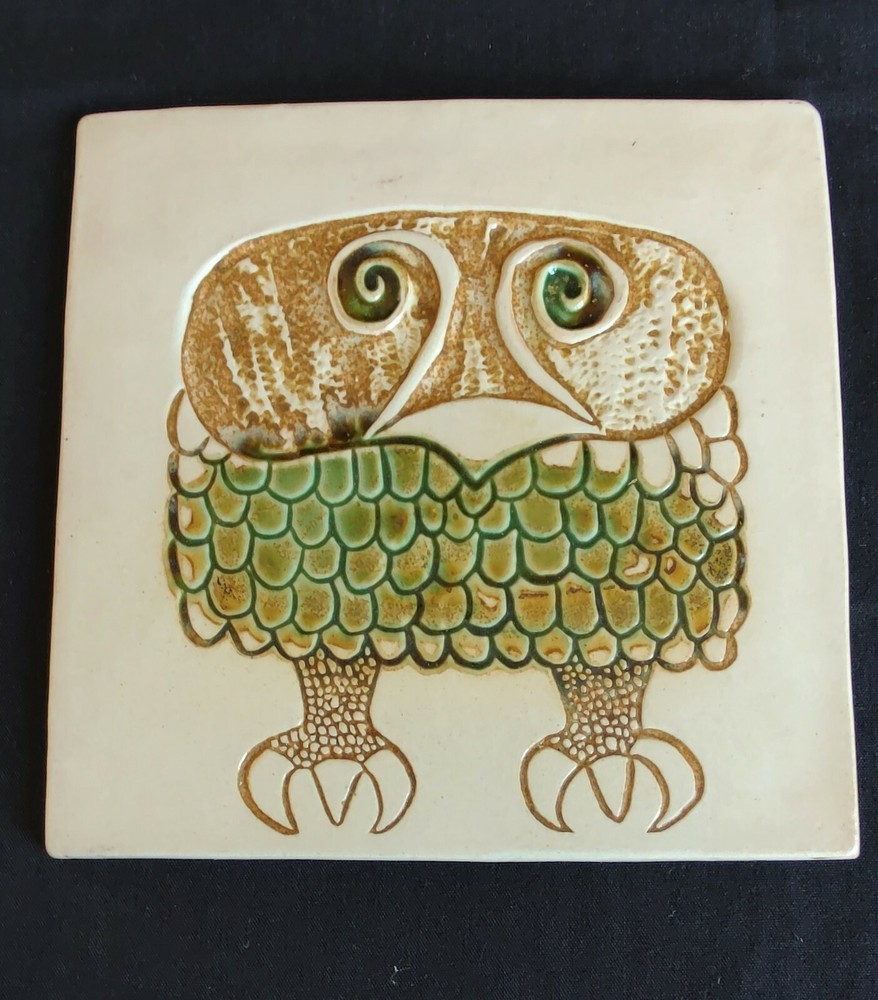 ART BENNINGTON POTTERS  Grumpy Owl- COLLECTABLE 