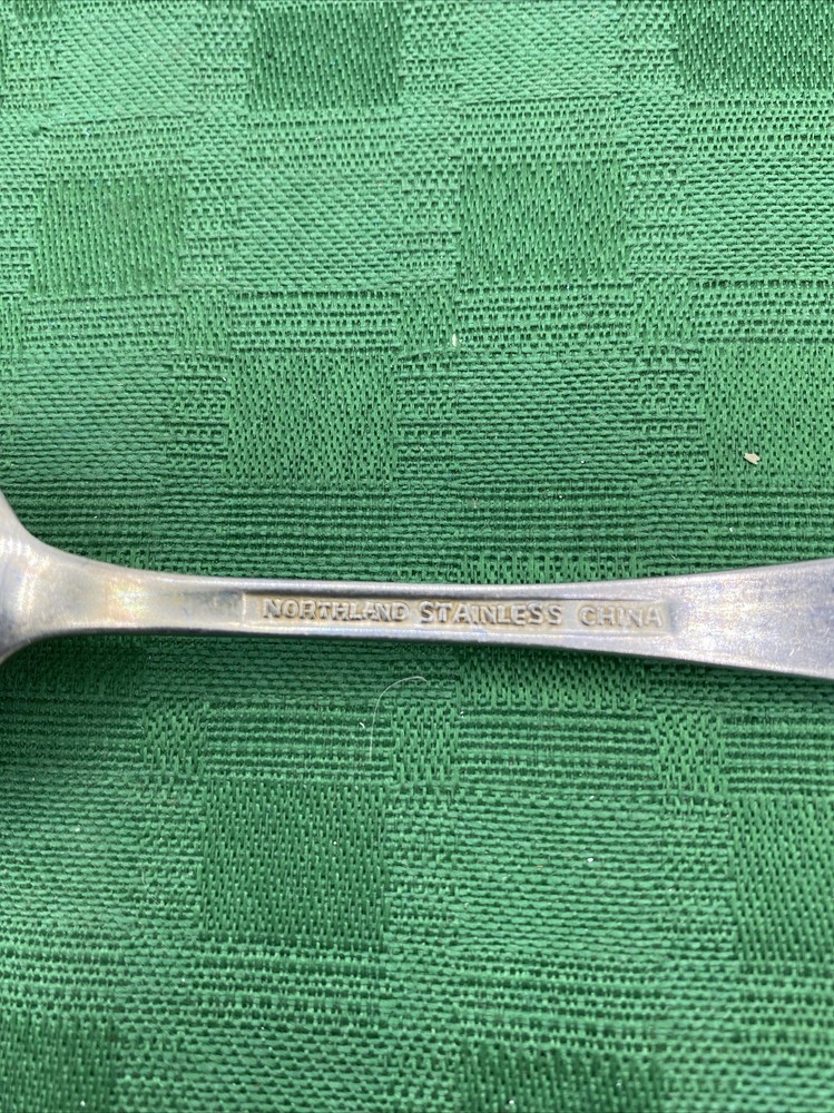 Northland (Oneida) Village Common pattern Dinner Spoon 6”