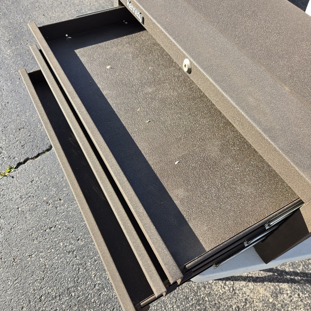 KENNEDY MACHINIST TOOL BOX 3 DRAWER LOWER RISER. 5302