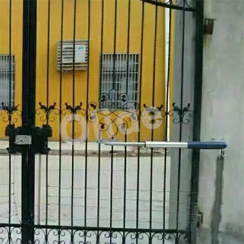 Automatic swing gate opener with access keypad and extra remote fobs