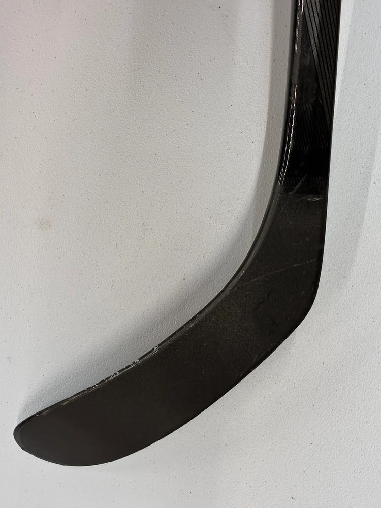 Intermediate Bauer E.40 Hockey Stick Left Handed P28 (Used)