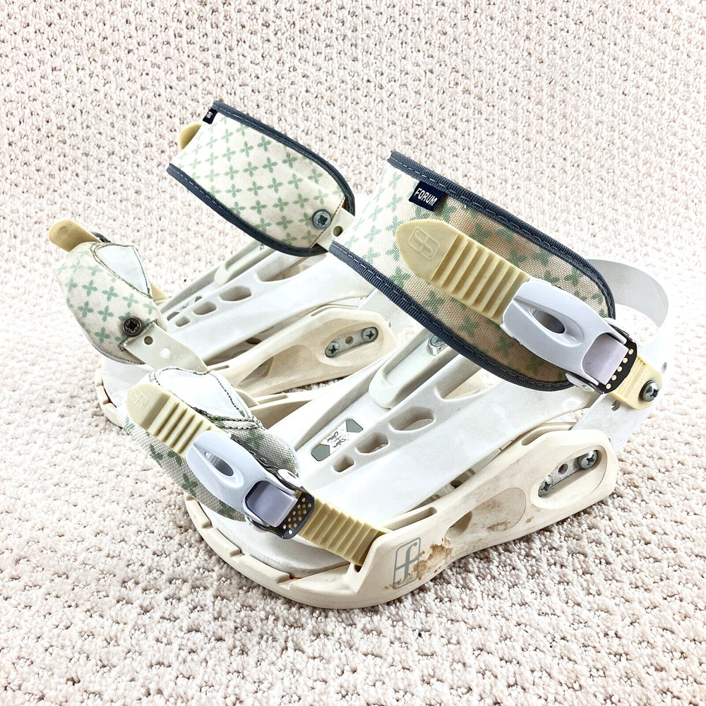 FORUM Snowboard Bindings Size S-M White Discs Hardware Screws Great Condition