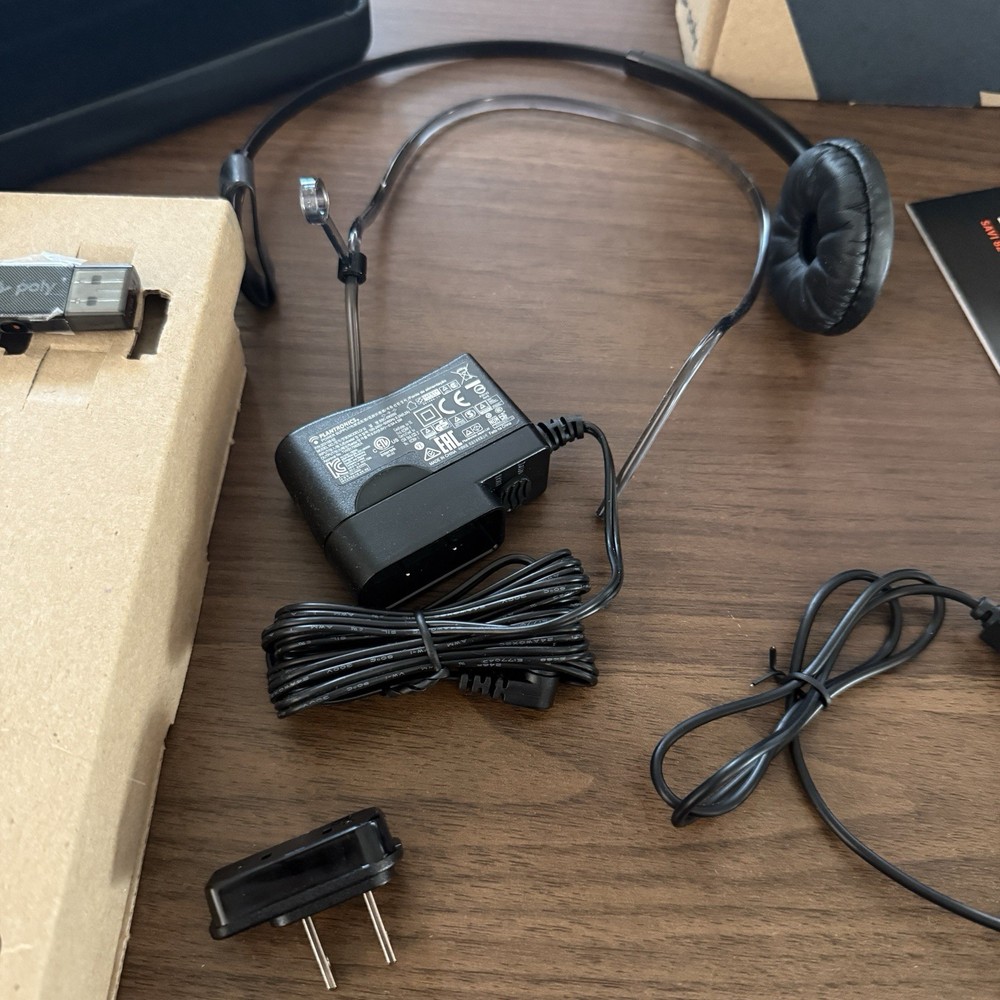 Poly Savi 8240 UC Wireless Headset – New in Box – DECT USB-A Convertible