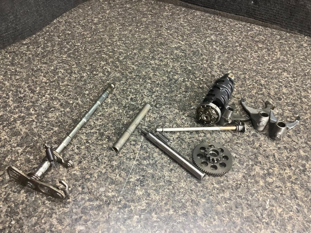 10 Yamaha YZF R1 Shift Fork Drum 2B