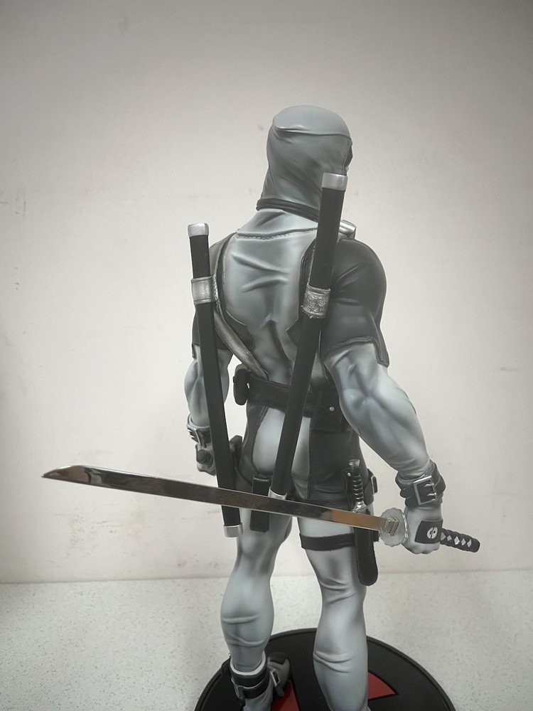 Sideshow DEADPOOL X-FORCE Edition Premium Format Figure Used Condition Pls Read