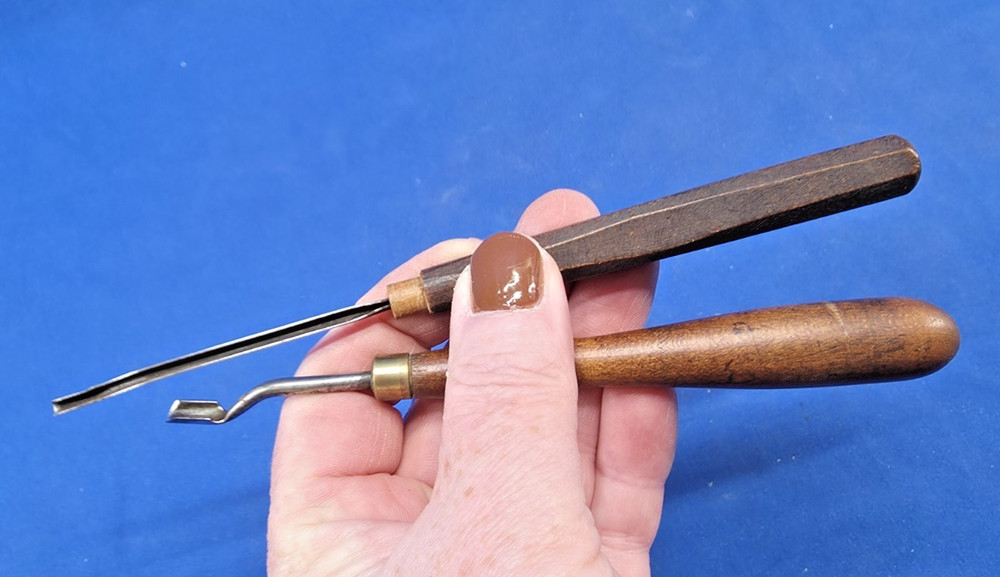 Pair of Small Front Bent  Carving Tools - Gouges Chisels  1/8" & 1/4"