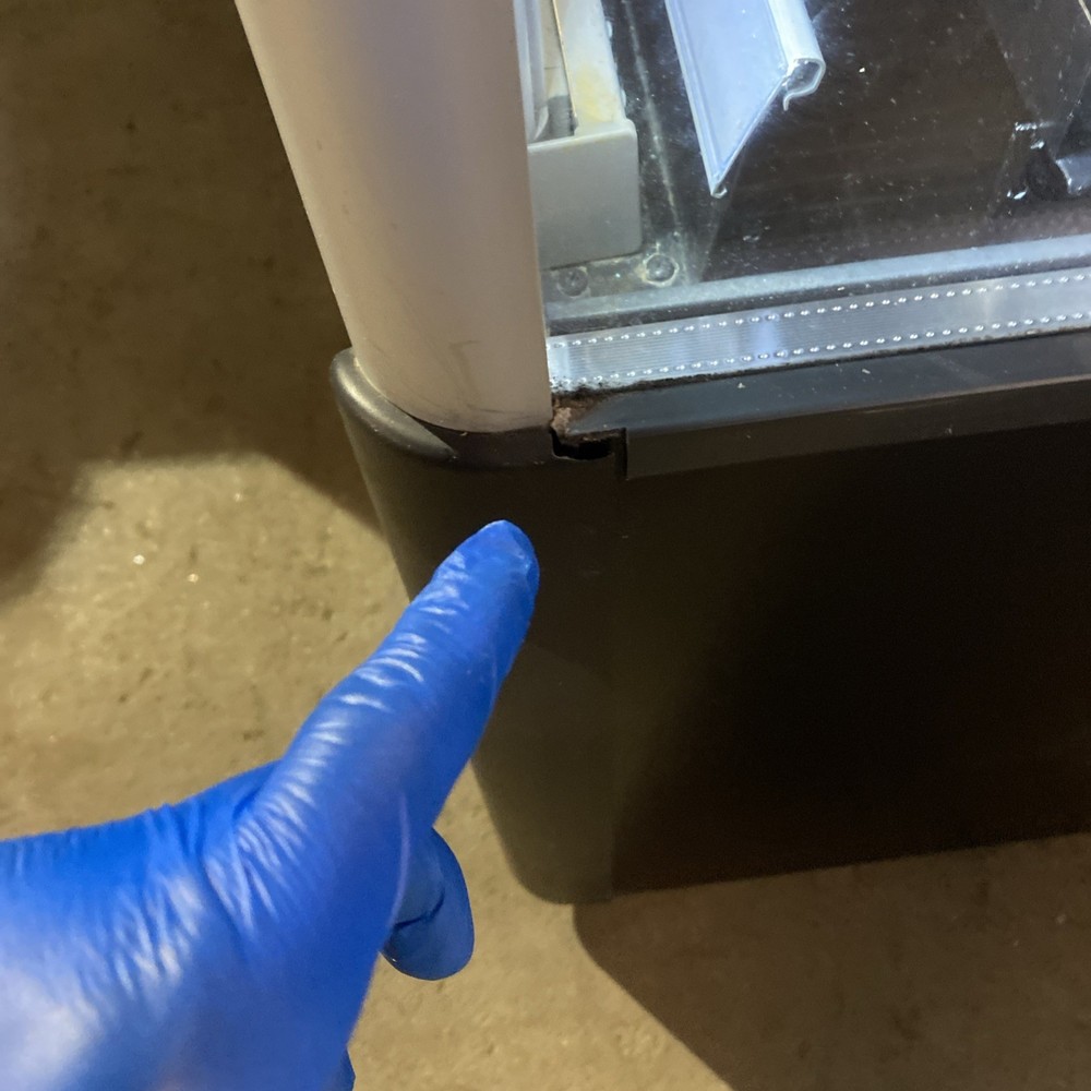 Pre-Owned AHT Refrigerated Glass Display Case Model GD-XLS TESTED