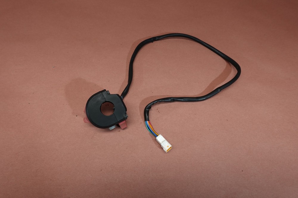 2017-2020 Ducati Supersport S Right Handlebar Stop Start Kill Switch