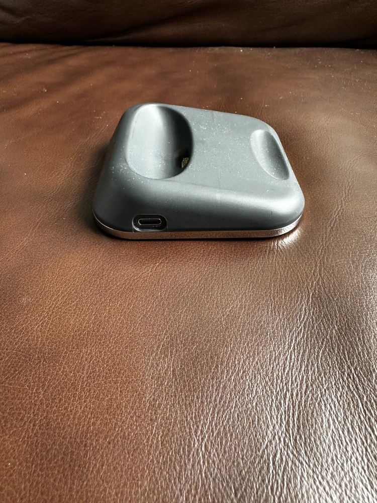 Apple Pro Max Heaphones - The Max Stand